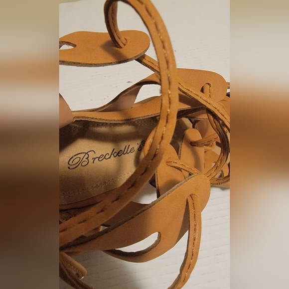 Women Wedge Heel - Picture 6 of 6